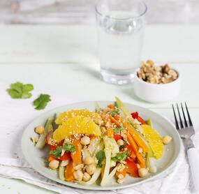Lauwarmer Detox-Salat mit Orangen