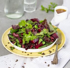 Wintersalat mit Roter Bete und Bohnen
