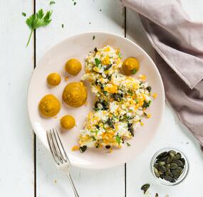 Low-Carb-Blumenkohlcouscous mit zweierlei Kürbis