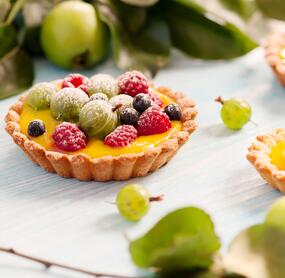 Creme-Tartelettes mit Beeren