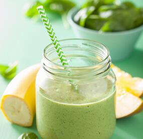 Power-Smoothie mit Spinat und Banane
