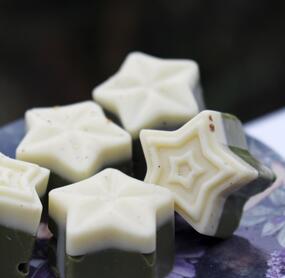 Kleine Versuchung: Matcha-Pralinés