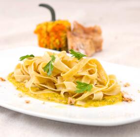 Schüttelbrotnudeln mit Kürbissoße