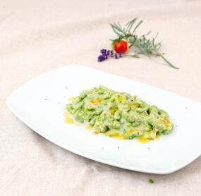 Spinatspätzle mit Schinken-Sahne-Soße