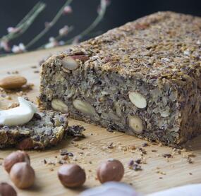 Kerniges Low Carb Brot ohne Mehl