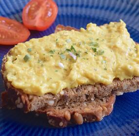 Exotischer Linsenaufstrich