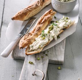 Hähnchen-Pistazien-Creme mit Thymian