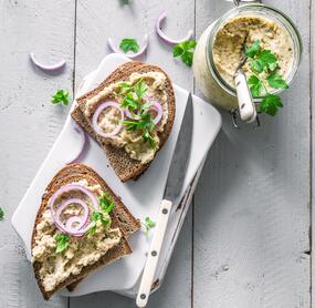 Vegetarische Kräutercreme für dein Lieblingsbrot