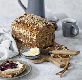 Duftendes Müslibrot mit Haferflocken