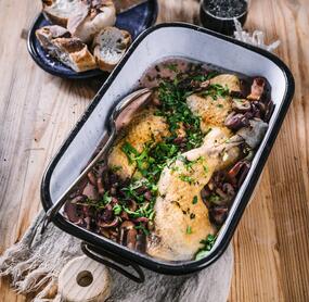 Göttliches Coq au Vin mit Baguette