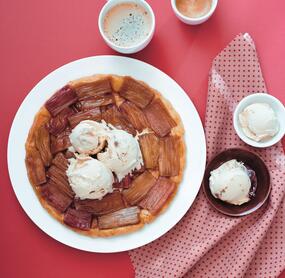 Gestürzte Rhabarbertarte