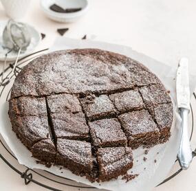 Schokoladenbrownies mit gemahlenen Mandeln
