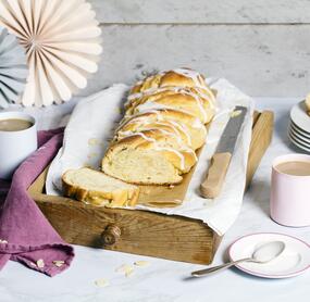Duftender Zauberzopf mit Marzipan