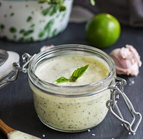 Joghurt-Limetten-Dressing