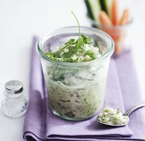 Vegane Zucchinicreme mit Rucola