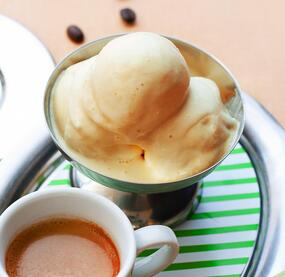 Cremiges Espresso-Eis