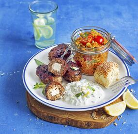 Couscous-Salat mit Avocado und Tomaten