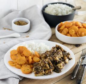 Zarte Putenbrust in Honig-Senf-Soße mit Reis