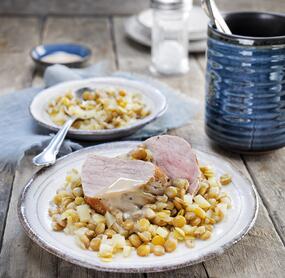 Zünftig, würzig, lecker: Schweinemedaillons auf Apfel-Linsen