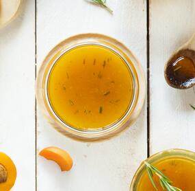 Allerfeinste Aprikosenkonfitüre mit Rosmarin