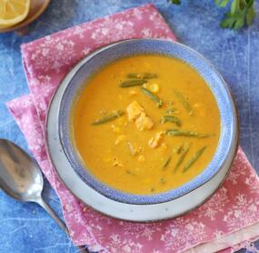 Bombay-Masala-Suppe mit Lachs