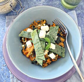 Spinat-Quinoa mit Omelettstreifen
