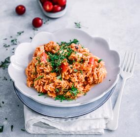 Perfekt für Kids: Fruchtiger Tomatenreis mit Paprika