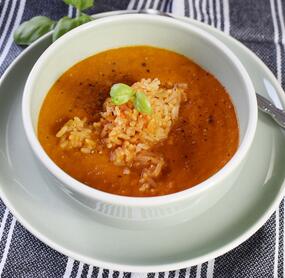 Tomatensuppe mit Ingwer und Reis