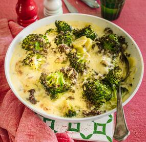 Brokkoli-Hack-Gratin mit knuspriger Käsedecke