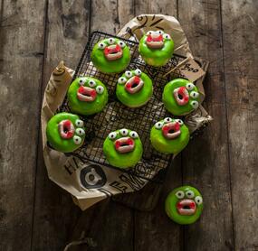 Einfache Monster-Donuts