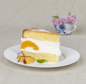 Käsesahnetorte mit Pfirsichen