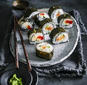 Sushi mit Terryakisoße