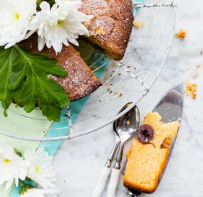 Veganer Kirschkuchen mit Mandeln