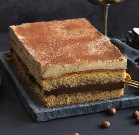 Haselnuss-Toffee-Torte
