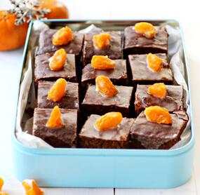 Honigkuchen mit kandierten Clementinen und Zuckerguss