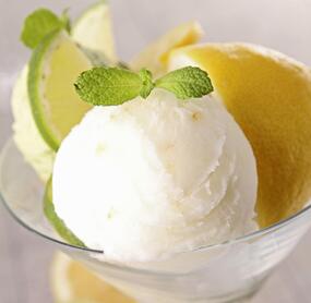 Cremiges Zitronensorbet