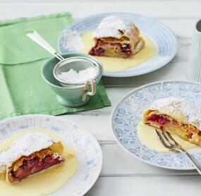 Apfel-Brombeer-Strudel