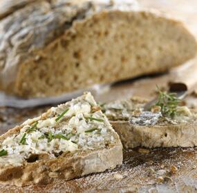 Dunkles Mischbrot