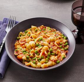 Schnelle Erbsen-Speck-Nudeln für die Kids