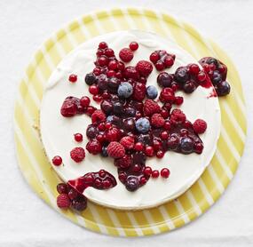 Frischkäsetorte mit Beeren