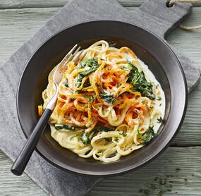 Frische Frühlingspasta mit Ziegengouda