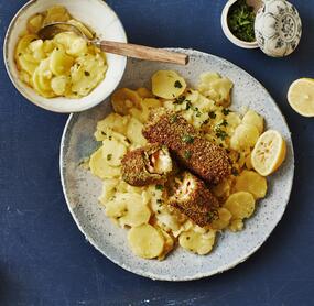 Crispy Käse-Schinken-Röllchen mit Kartoffelsalat