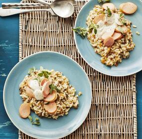 Würziges Linsen-Risotto mit Bockwurst