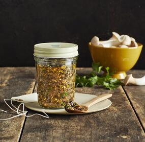 Herbstliches Pilz-Pesto mit Walnüssen