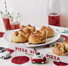 Pizzabrötchen mit Salami für die ganze Familie