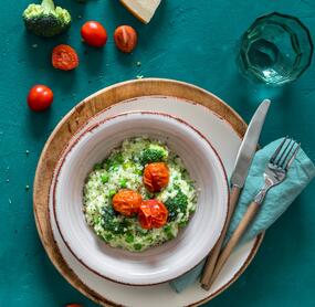 Risotto mit Brokkoli, Erbsen und Tomaten aus dem Varoma®