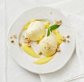 Sommerliche Mango-Joghurt-Mousse