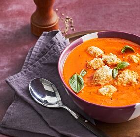 Tomatensuppe mit Sesam-Hähnchen aus dem Varoma®