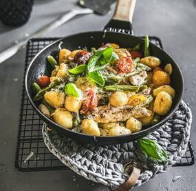 Gnocchi-Hähnchen-Pfanne mit Parmesan