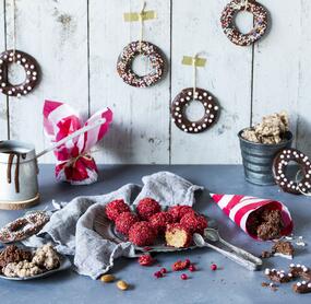 Schokocrossies mit Cini-Minis und Kakaonibs